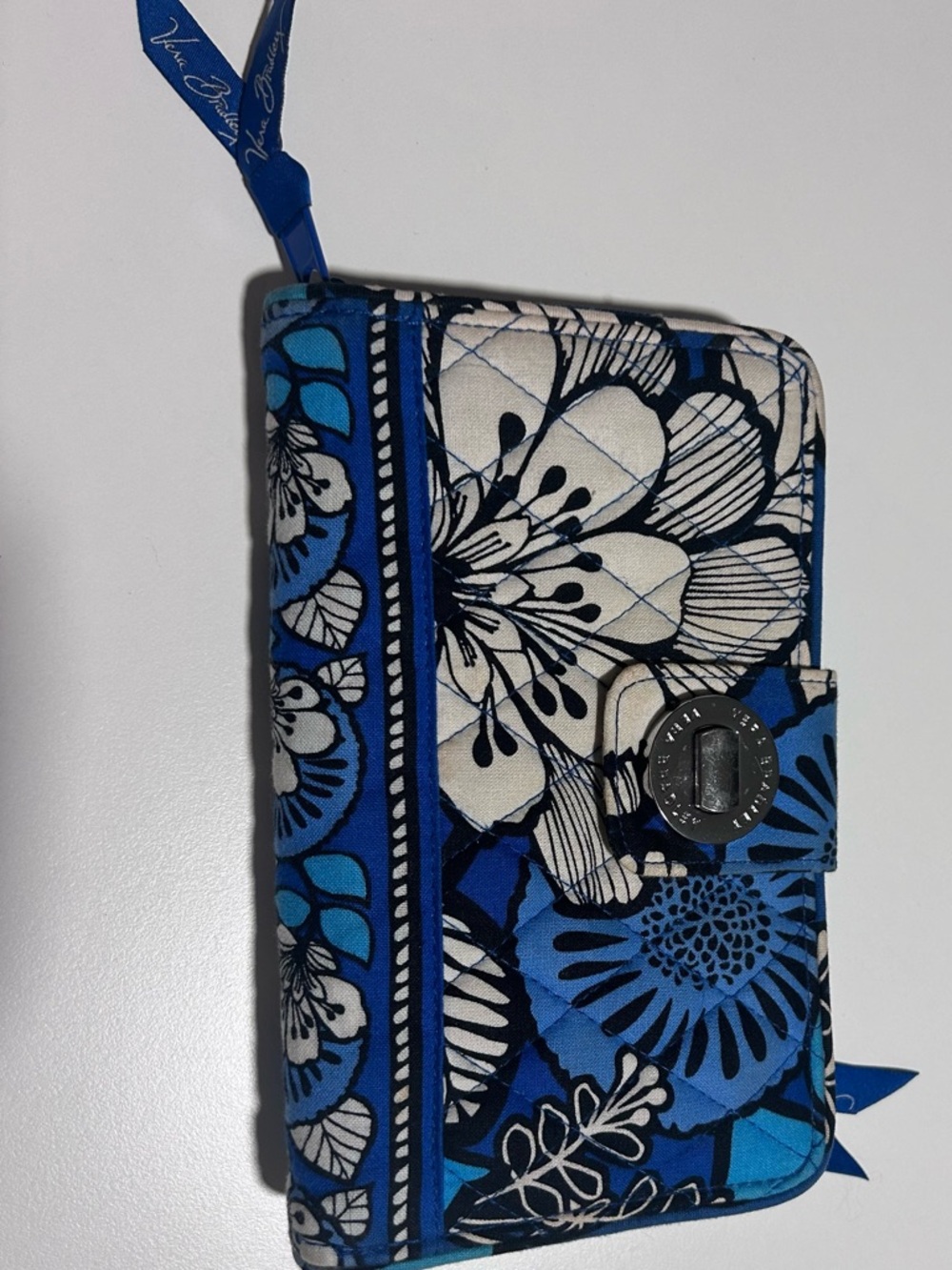 Vera Bradley Blue Floral Quilted Wristlet Phone Wallet